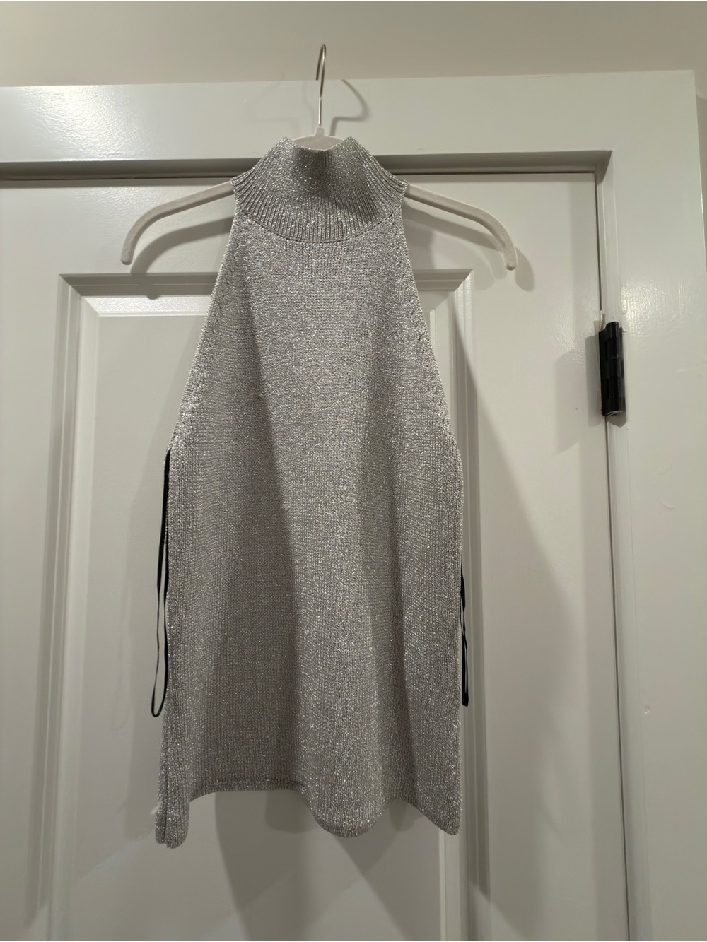 H&M Silver Metallic Ribbed Halter Top - Picture 6 of 10